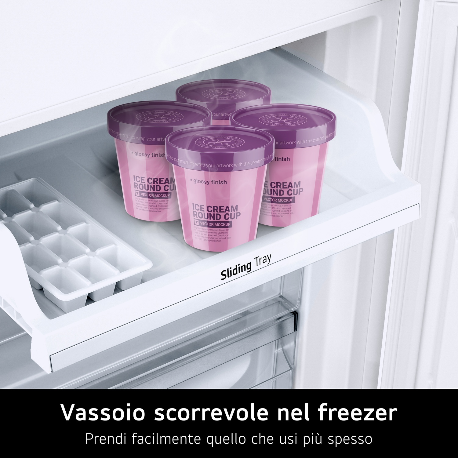 Quattro coppette di gelato in un congelatore. Un vassoio per cubetti di ghiaccio bianco a sinistra. Le coppette sono su un vassoio scorrevole.
