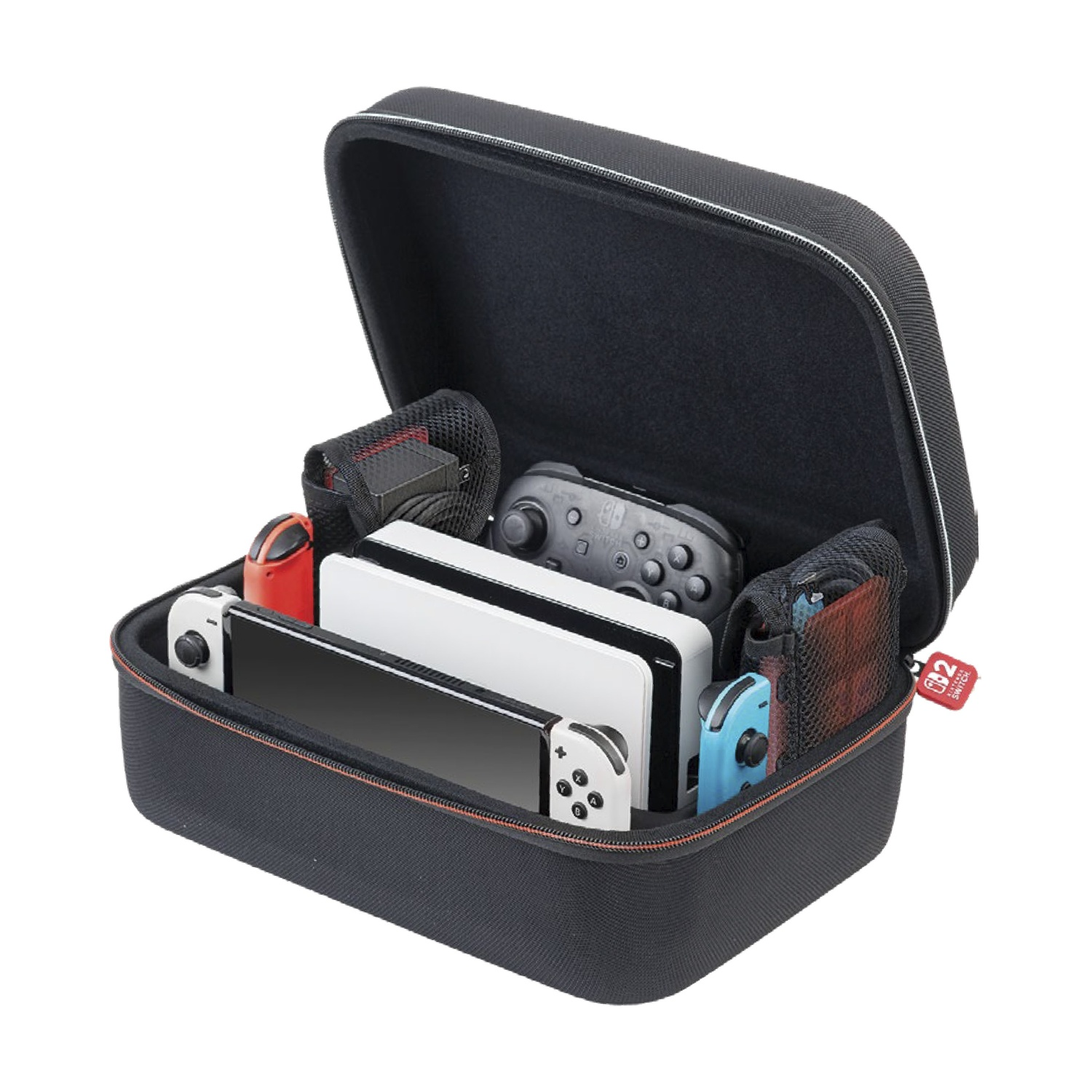 Custodia nera aperta con una Nintendo Switch bianca, controller e accessori. La custodia è con cerniera e rifiniture arancioni.