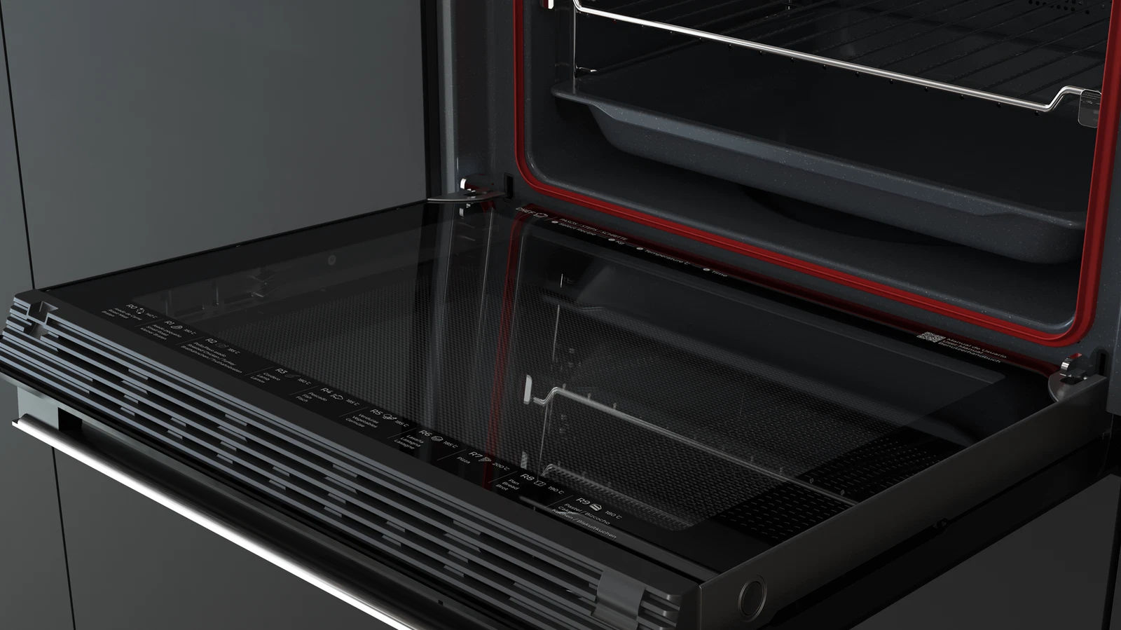 Un horno abierto con puerta de cristal. Dentro, hay una bandeja y una rejilla. El horno tiene un sello rojo y un panel de control.