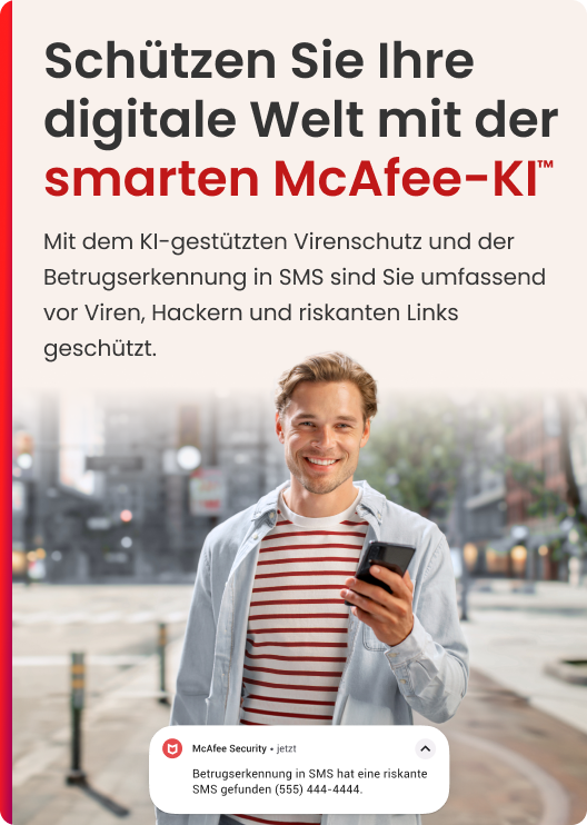 Mann in gestreiftem Hemd lächelt, hält ein Telefon. McAfee-Anzeige für digitale Sicherheit und SMS-Betrugserkennung.