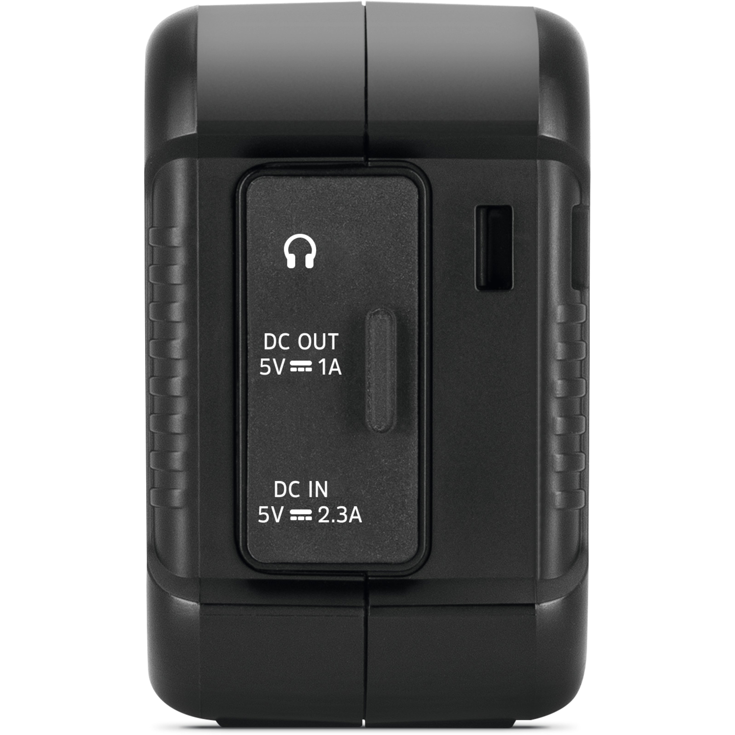 Een zwart elektronisch apparaat met poorten met de labels 'DC OUT' en 'DC IN', een koptelefoonsymbool en een USB-poort.