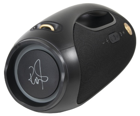 Czarny, owalny głośnik przenośny z uchwytem. Ma okrągłą kratkę głośnika, przyciski i złoty akcent.