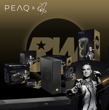 Robbie Williams ze sprzętem audio. Głośniki, soundbary i pudełka. Czarno-złota kolorystyka.