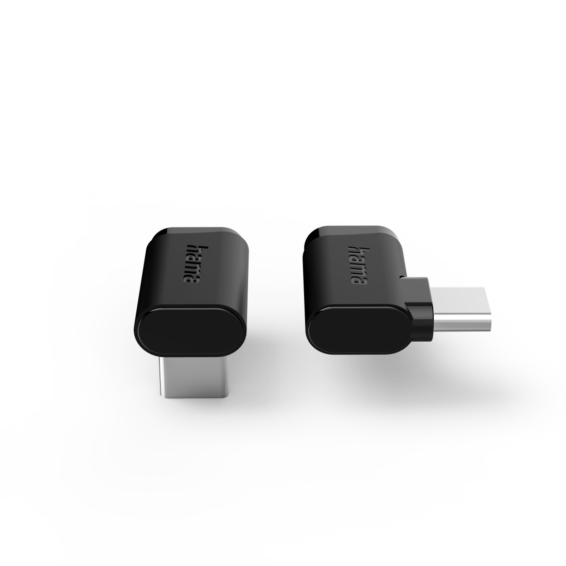 Zwei schwarze Hama USB-C-Adapter auf weißem Hintergrund. Einer ist abgewinkelt und zeigt den silbernen Stecker. Der andere ist gerade.