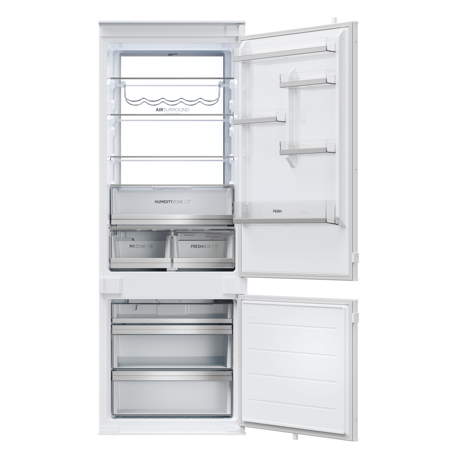 Refrigerador blanco con puertas abiertas. Interior visible, con estantes, cajones y la marca Haier. También está abierta una sección de congelador.