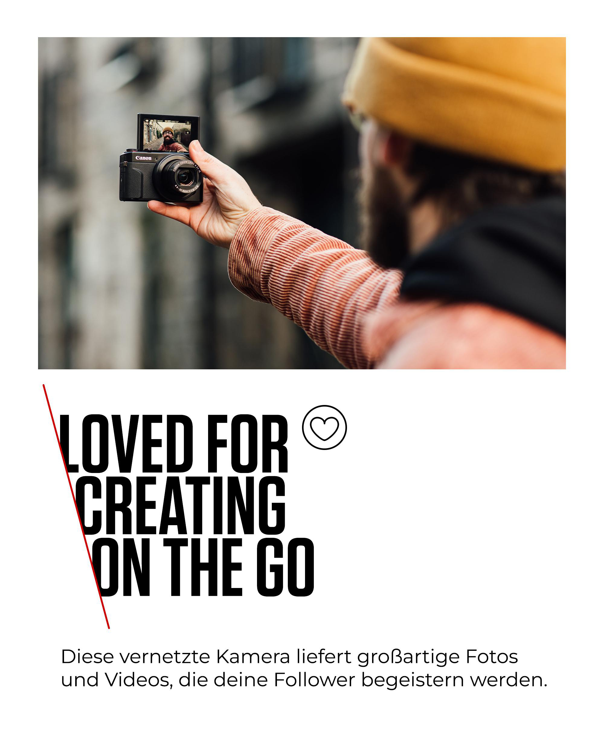 Eine Person hält eine Canon-Kamera und macht ein Selfie. Im Hintergrund eine Straßenszene. Text: 'Geliebt für unterwegs'.