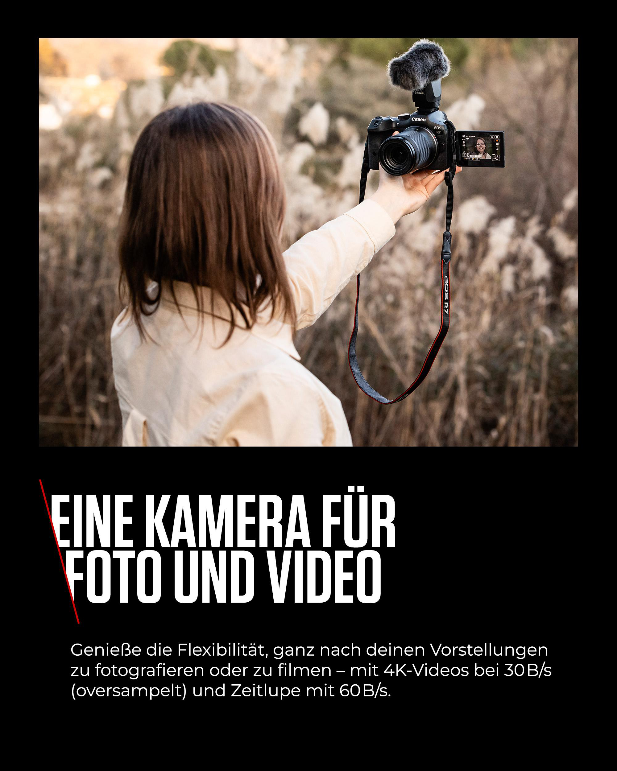 Person hält Canon-Kamera, filmt. Hintergrund unscharf, Text unten.