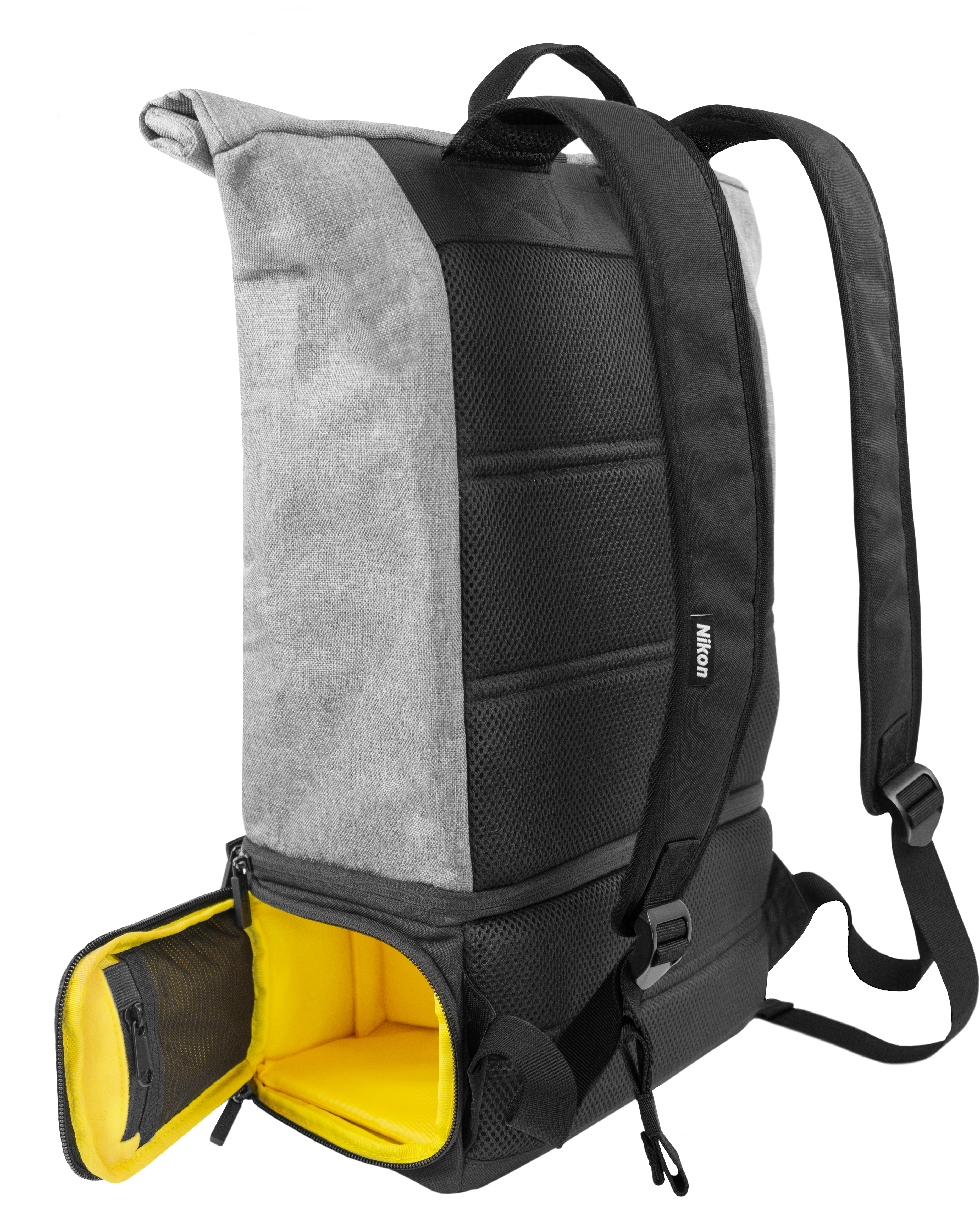 Sac à dos pour appareil photo Nikon noir et gris avec intérieur jaune. Compartiments zippés et bretelles réglables visibles. Le sac est sur fond blanc.
