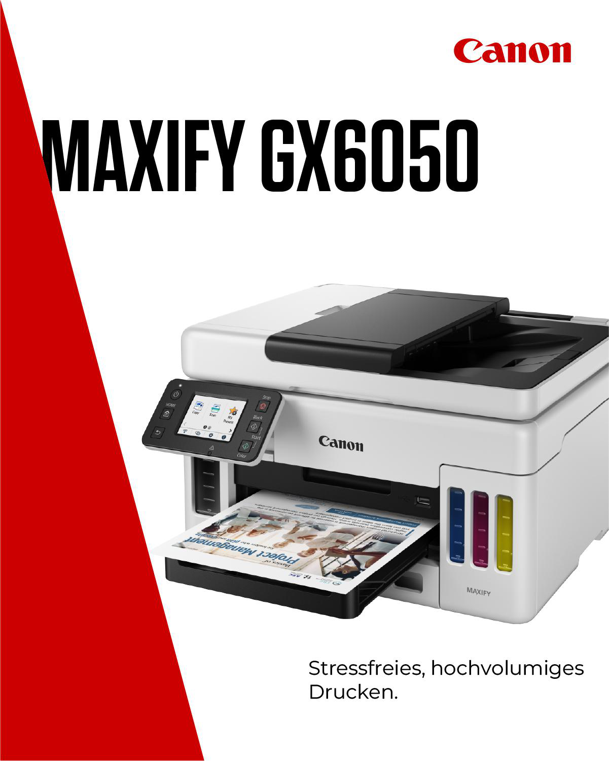 Ein Canon MAXIFY GX6050 Drucker. Er hat ein Dokument auf dem Tablett. Rot und Schwarz sind die Hauptfarben.