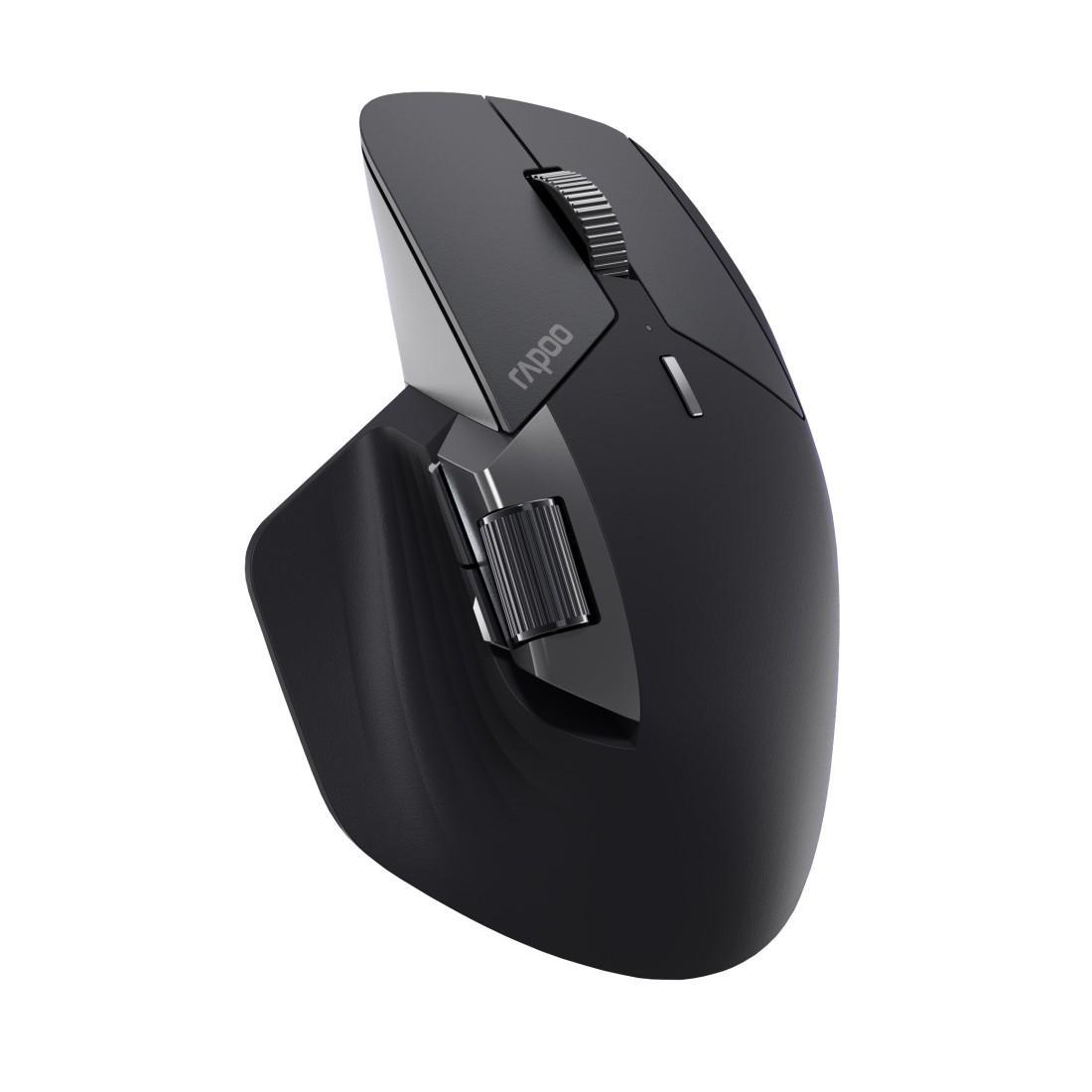Schwarze ergonomische Rapoo-Maus. Merkmale sind Scrollrad, Seitentasten und Markenname. Auf weißem Hintergrund.