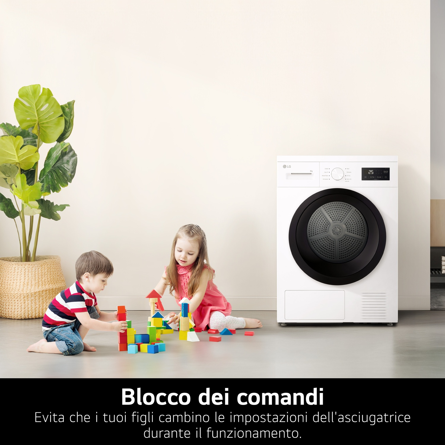 Due bambini giocano con dei blocchi vicino a un'asciugatrice bianca. Pianta verde in un cesto a sinistra. Testo in basso: Blocco comandi.