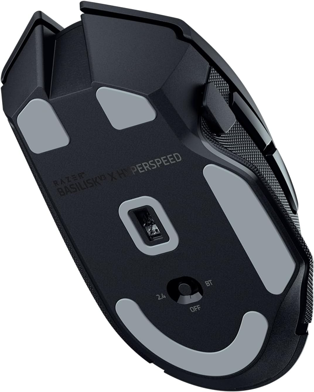 Fekete Razer Basilisk V3 X Hyperspeed egér. Szürke párnái vannak, és egy kapcsoló a 2.4, ki és BT módokhoz.