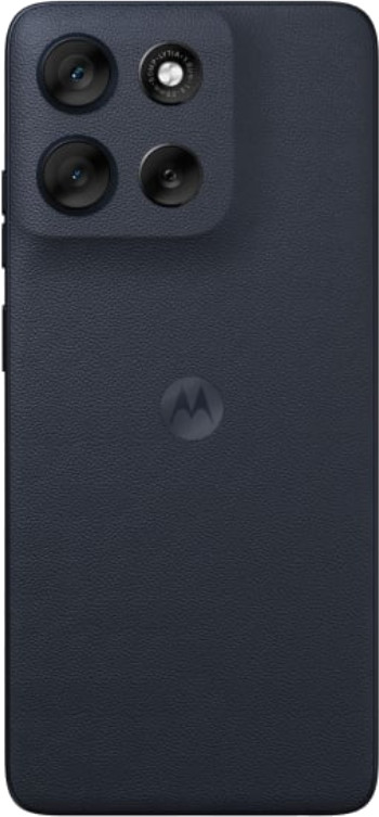 Tył smartfona w kolorze ciemnoniebieskim z czterema obiektywami aparatu i logo Motorola. Tekstura imitująca skórę.