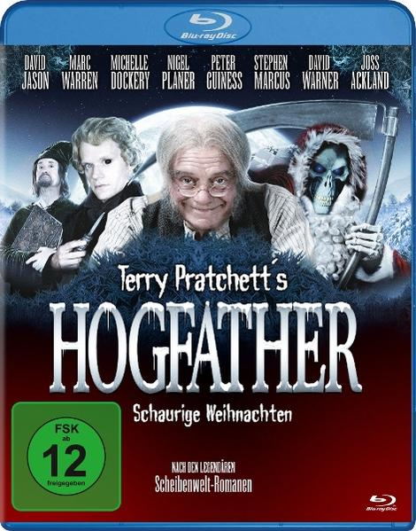 Blu-ray-Cover von Hogfather. Zeigt mehrere Charaktere, darunter eine Skelettfigur in einem Weihnachtsmann-Outfit. Titeltext ist prominent.