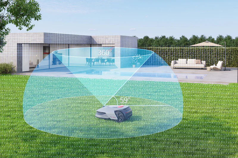 Fűnyíró a füvön, kék 360° és 59°-os nézetben. Ház és terasz bútorokkal a háttérben.