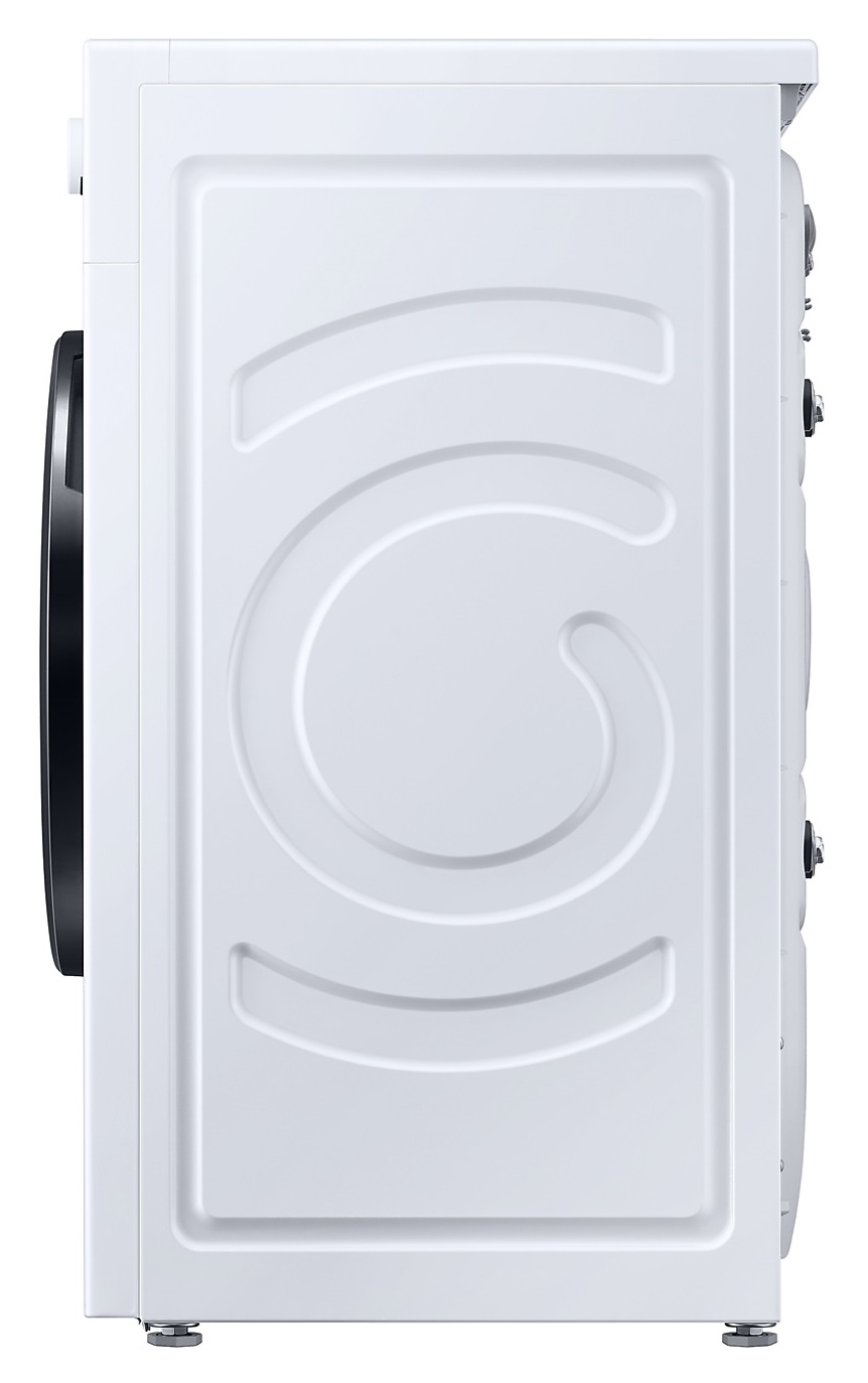 Widok z boku białej pralki. Tylny panel ma unikalny design. Czarne drzwiczki znajdują się po lewej stronie.