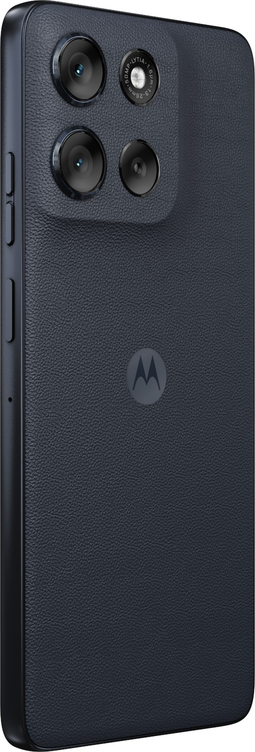 Donkerblauwe achterkant van een smartphone met meerdere camera's. Motorola-logo zichtbaar. De telefoon heeft een getextureerde leerachtige afwerking.