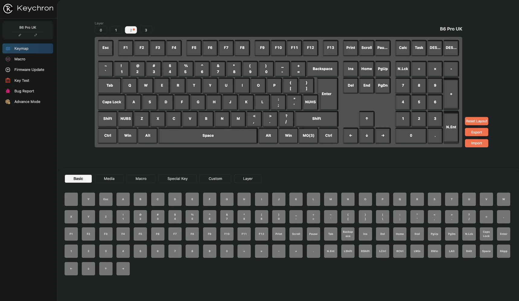 Tastaturoberfläche mit Tastenlayout, Ebenenoptionen und Funktionstasten. Grund-, Medien-, Makro- und benutzerdefinierte Tasten.