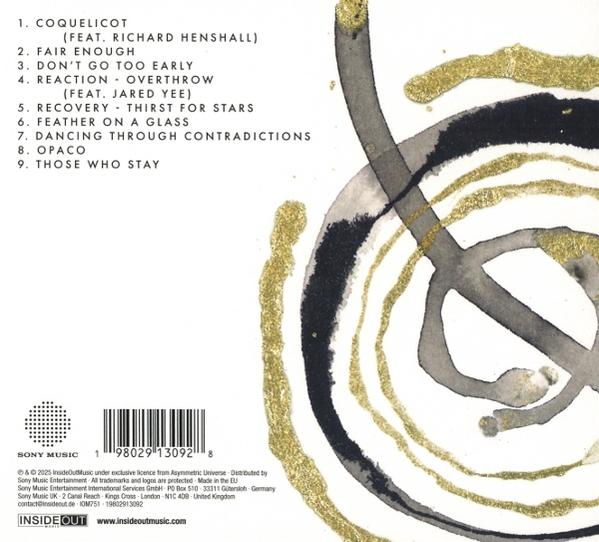CD-Cover mit Songtiteln und abstrakter Kunst. Goldene und schwarze Wirbel dominieren die rechte Seite, mit einem Barcode unten.