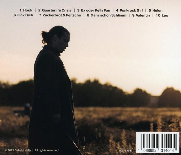 Ein Mann in einem langen Mantel steht bei Sonnenuntergang auf einem Feld. Albumtitel sind oben aufgelistet. Copyright-Informationen und Barcode unten.