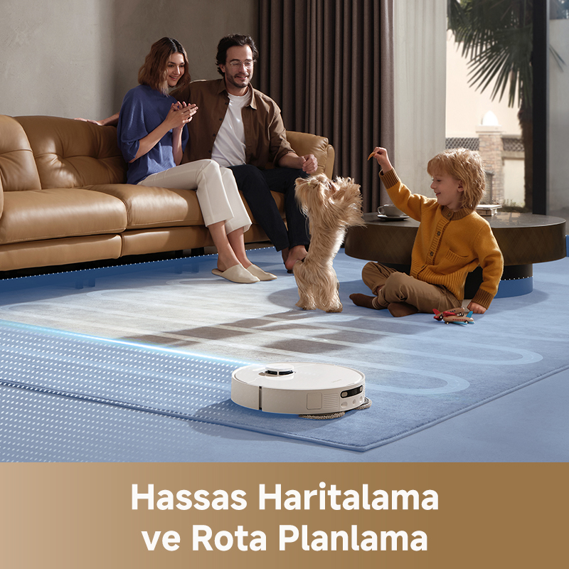 Kanepeye oturmuş aile, ayakta duran köpek, oynayan çocuk ve halıda robot süpürge. Metin şöyle diyor: Hassas Haritalama ve Rota Planlama.