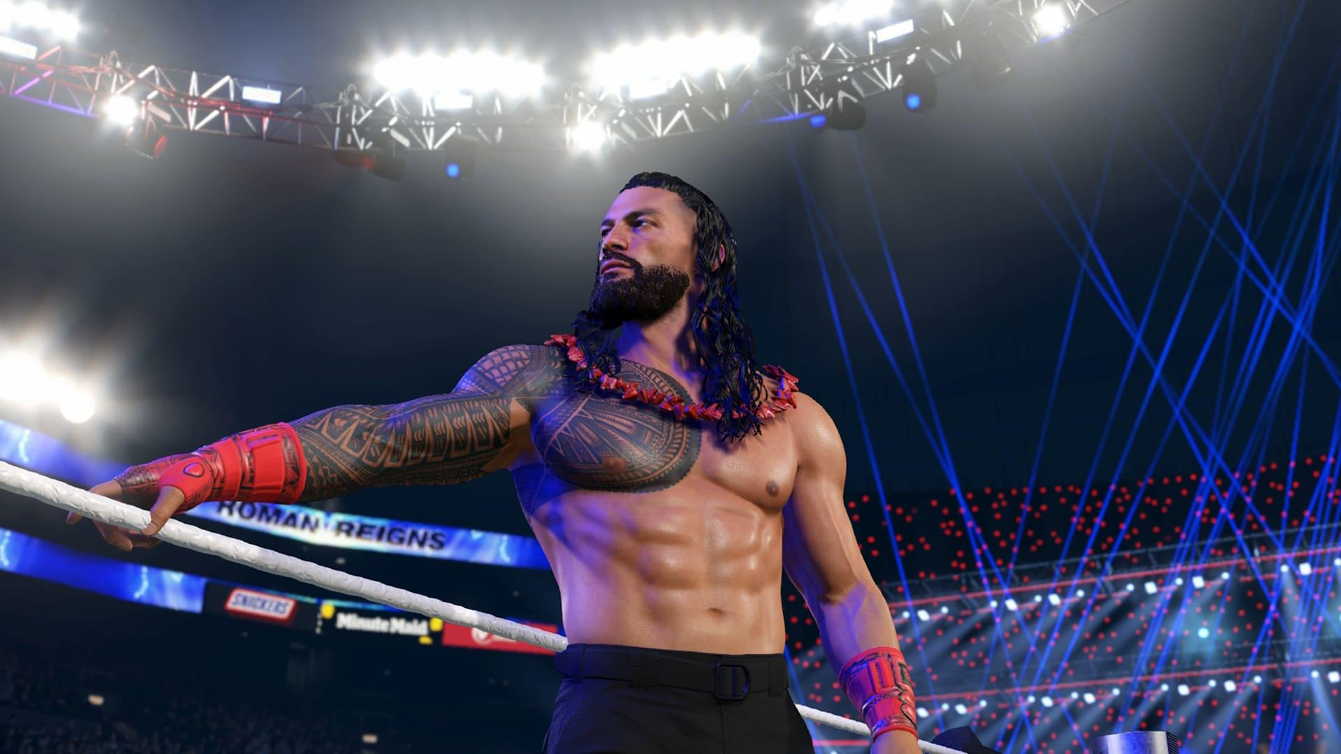 Roman Reigns in einem Wrestling-Ring. Er ist muskulös, hat Tätowierungen, einen Lei und rote Handgelenk- und Armbänder. Ringlichter und eine Menge sind im Hintergrund.