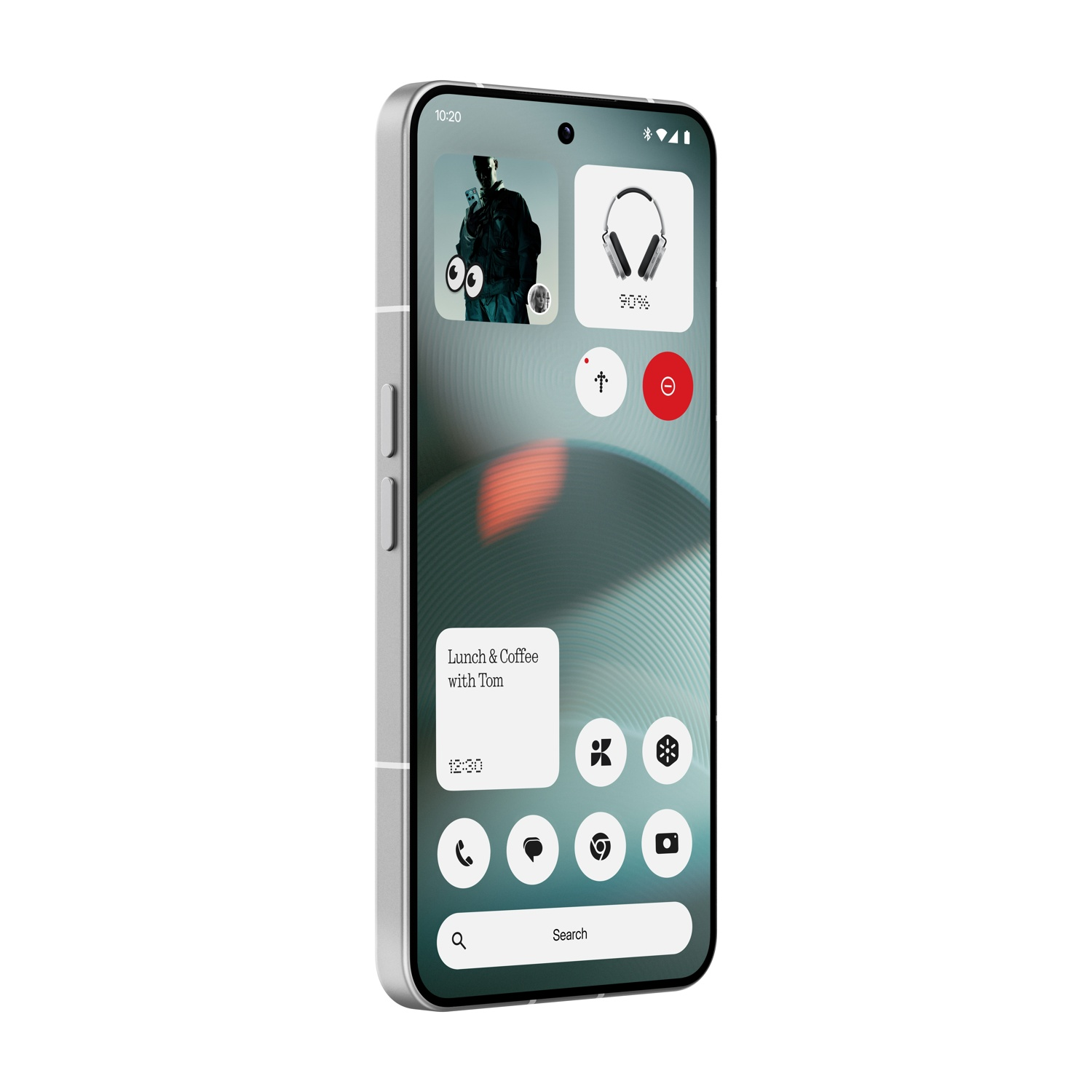Smartphone argentato con display che mostra widget. Lo schermo mostra un uomo, cuffie, un calendario e icone di app.