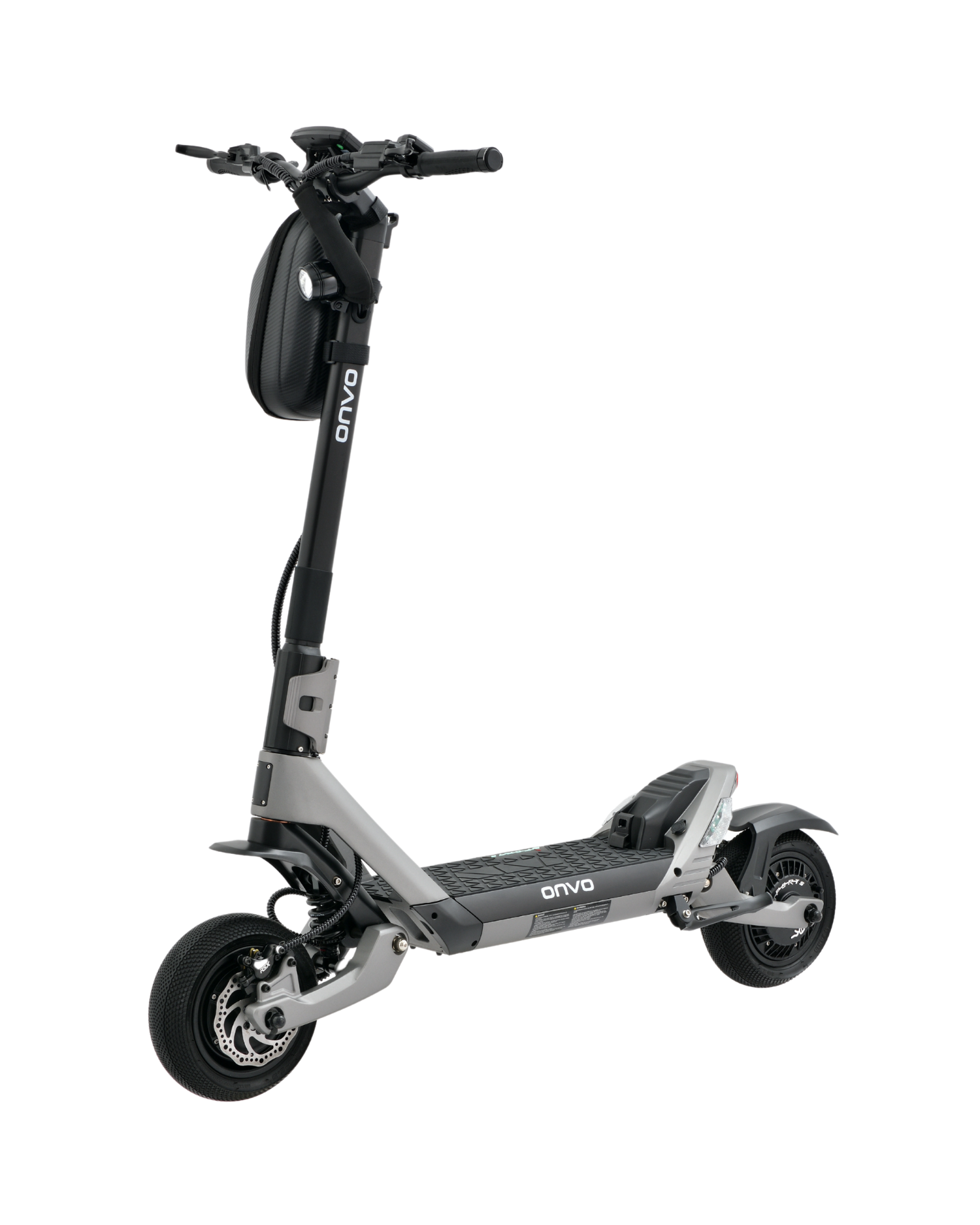 Siyah arka plan üzerinde elektrikli bir scooter. Gri ve siyah, 'onvo' markasıyla.