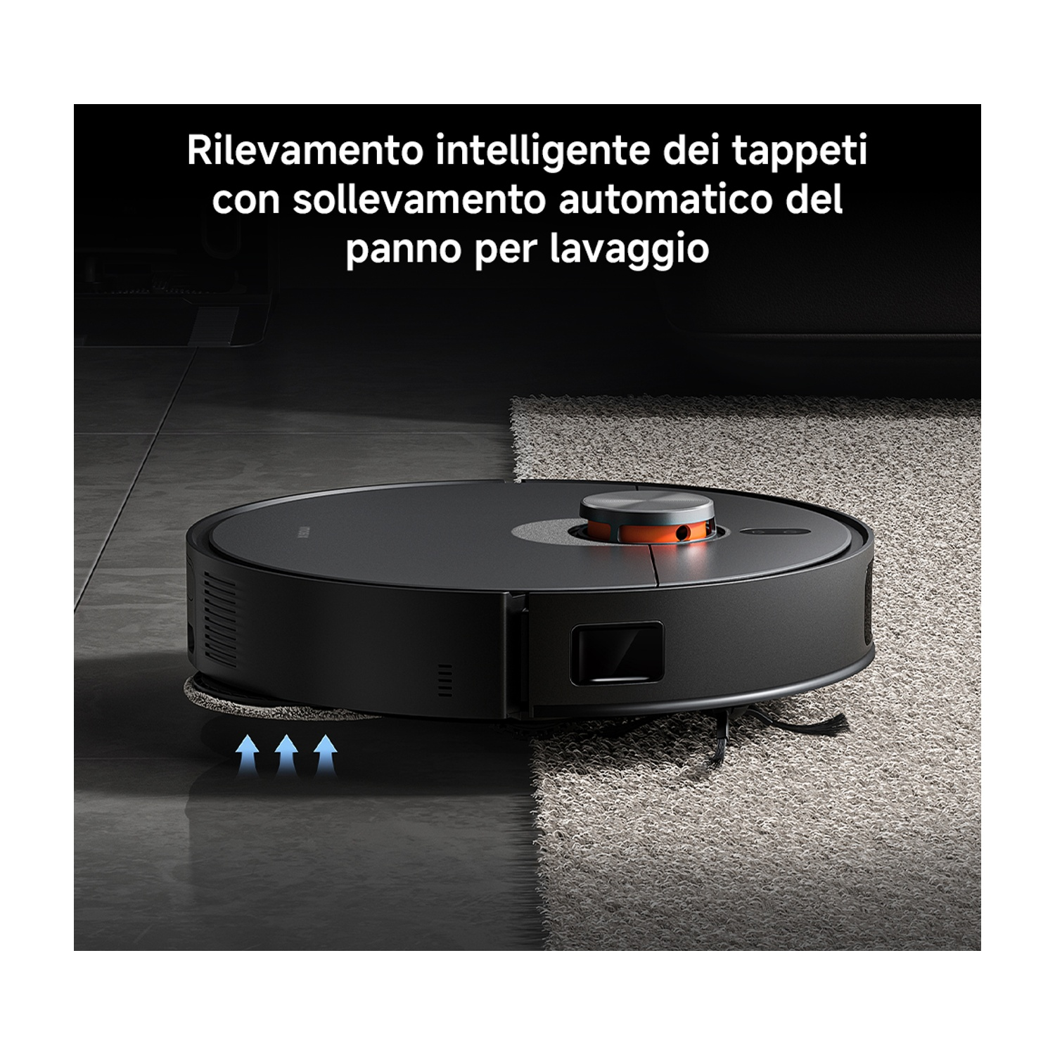 Robot aspirapolvere su un pavimento. Il lato sinistro è pulito e lucido, e il lato destro è un tappeto. Testo sopra.