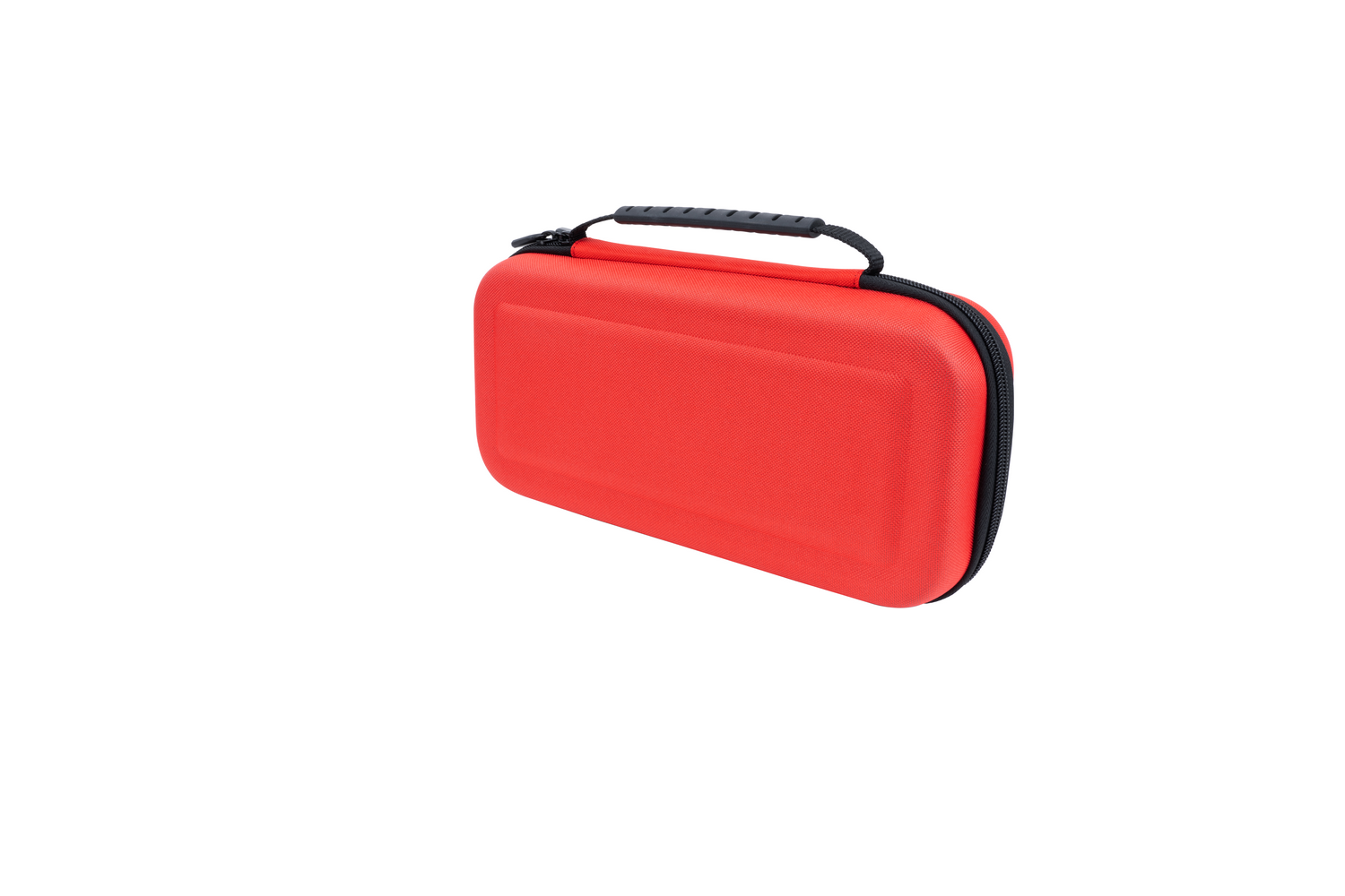 Una funda rectangular roja con cremallera y asa negras sobre fondo blanco, ligeramente angulada.
