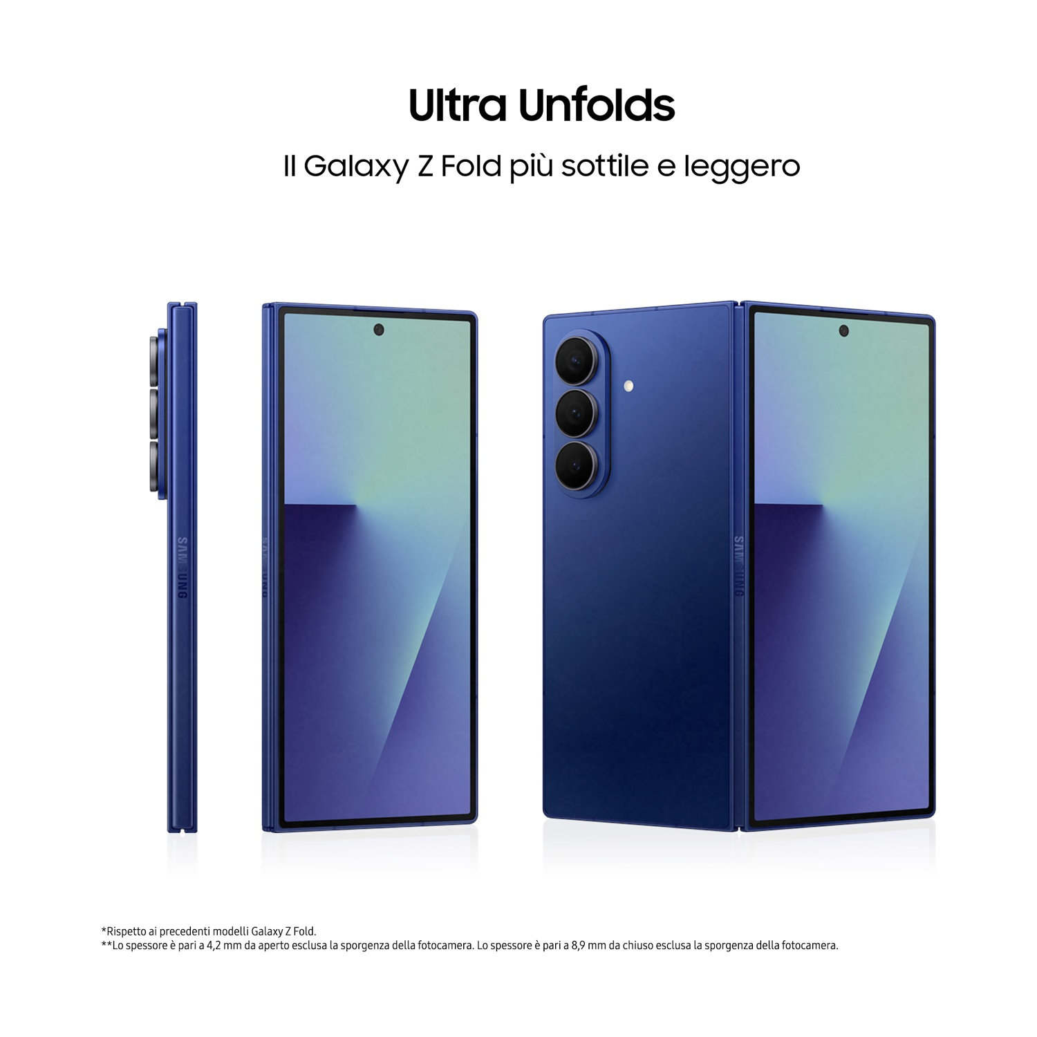 Un telefono blu pieghevole è mostrato in tre viste. Il telefono è piegato e aperto, mostrando il suo design e il marchio Samsung.