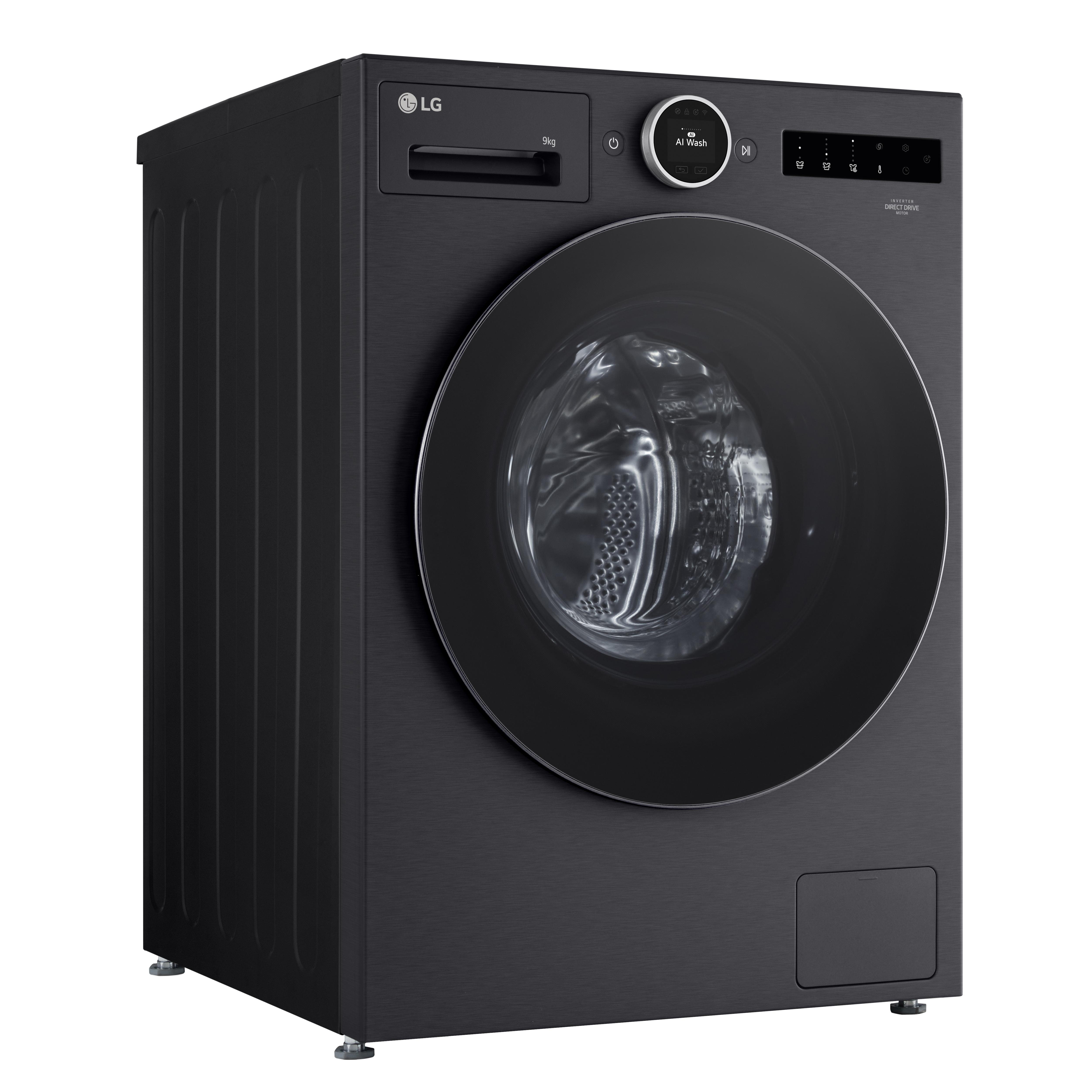 Eine schwarze Waschmaschine von LG. Sie hat eine runde Glastür, ein Bedienfeld und ein Waschmittelfach. Die Maschine steht vor weißem Hintergrund.
