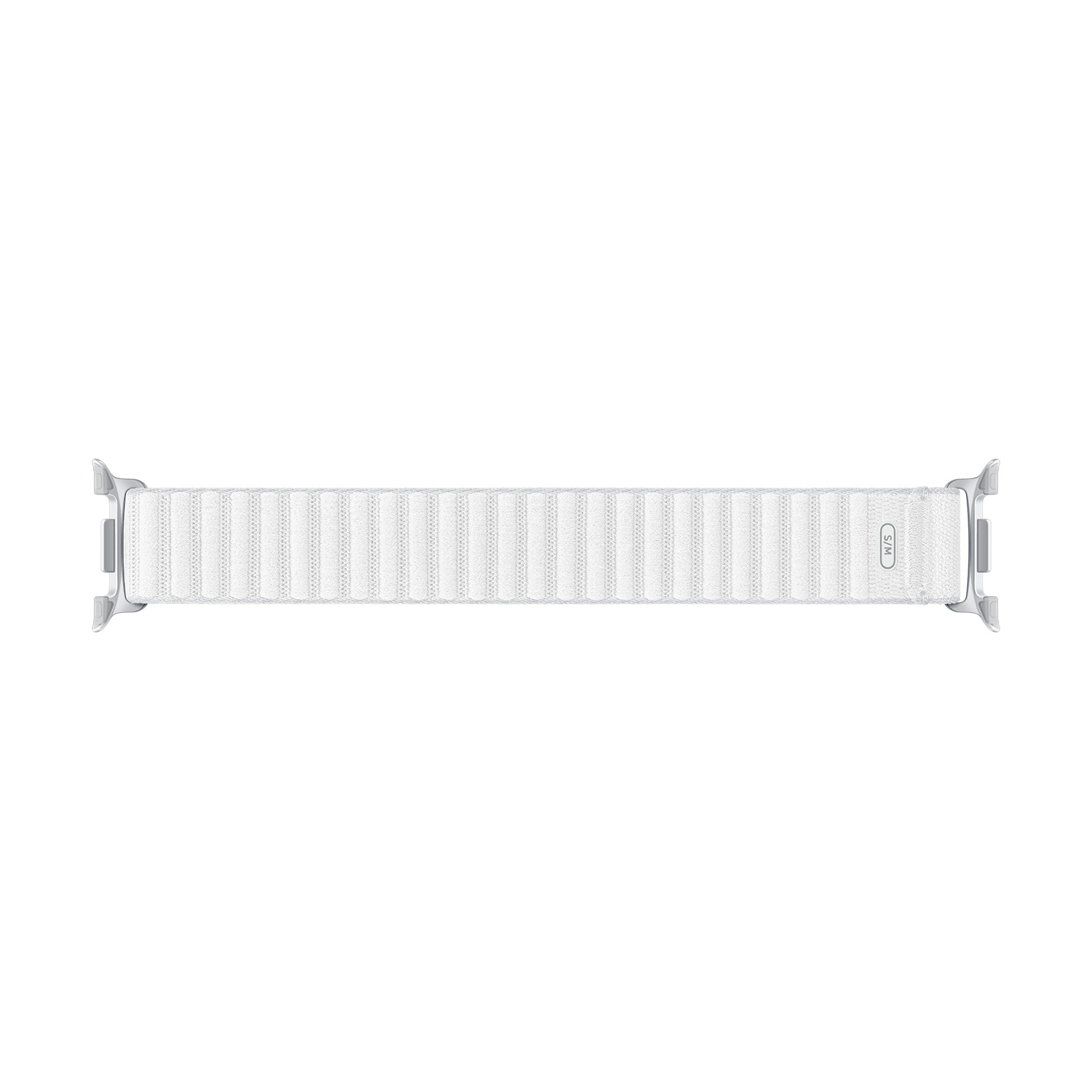 Un cinturino bianco per Apple Watch su sfondo bianco. Il cinturino è rettangolare, con superficie strutturata e chiusure metalliche.