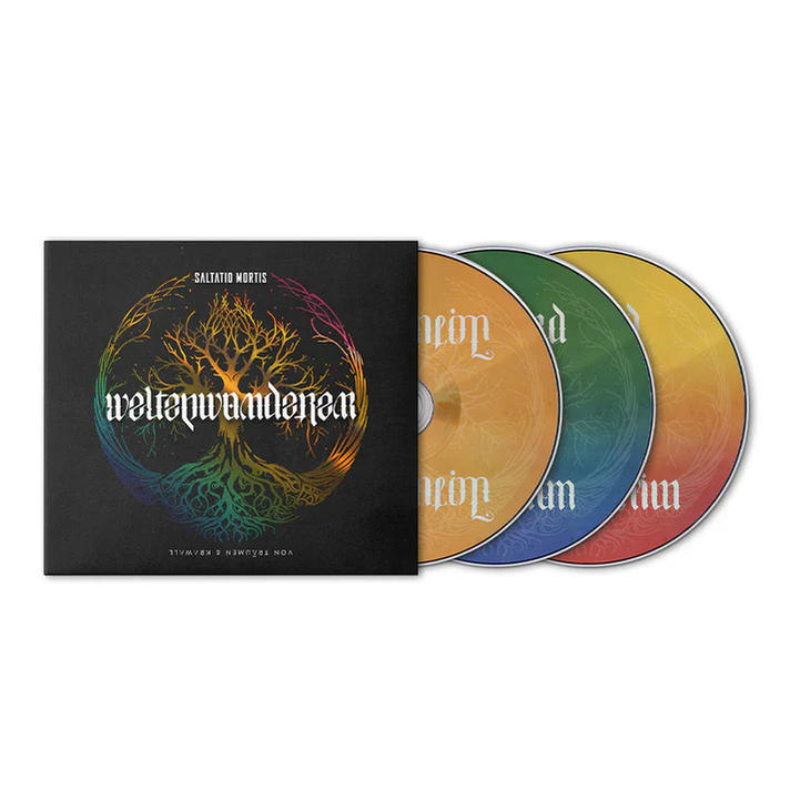 Albumcover und drei CDs. Das Cover ist schwarz mit einem Baumdesign und Text. Die CDs sind orange, grün und gelb.