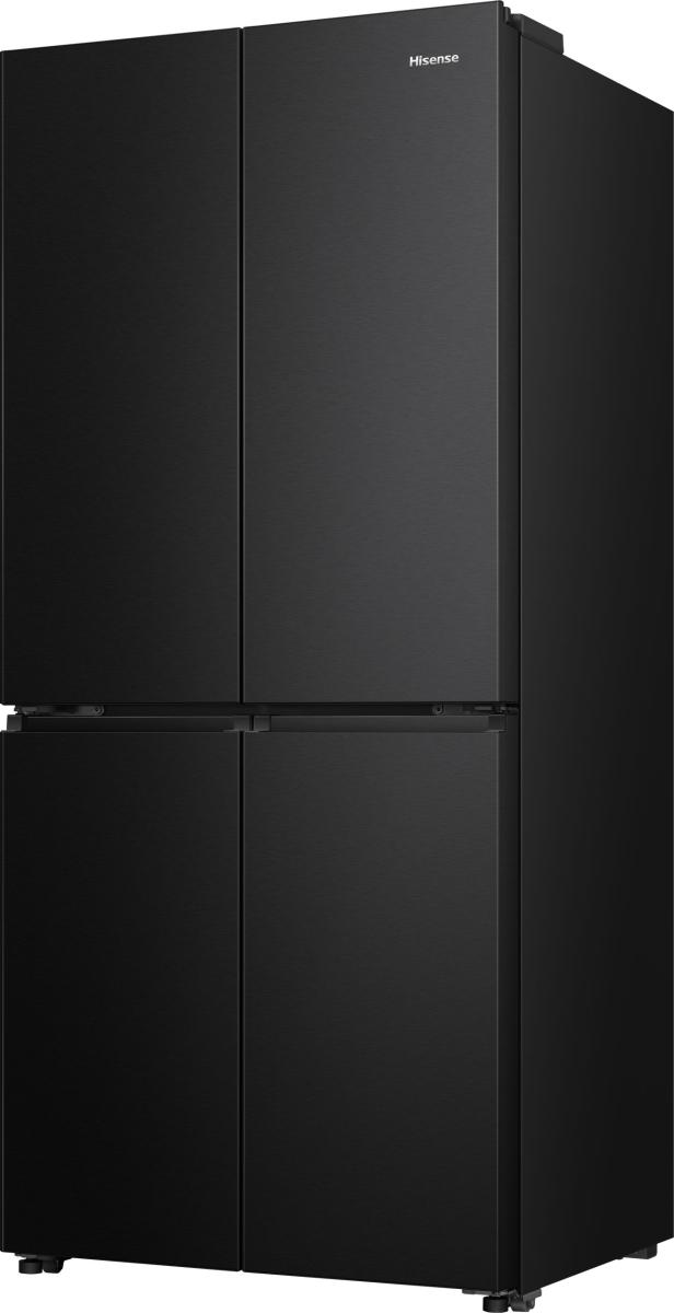 Ein schwarzer Hisense-Kühlschrank mit vier Türen. Das Hisense-Logo ist auf der oberen rechten Tür sichtbar.