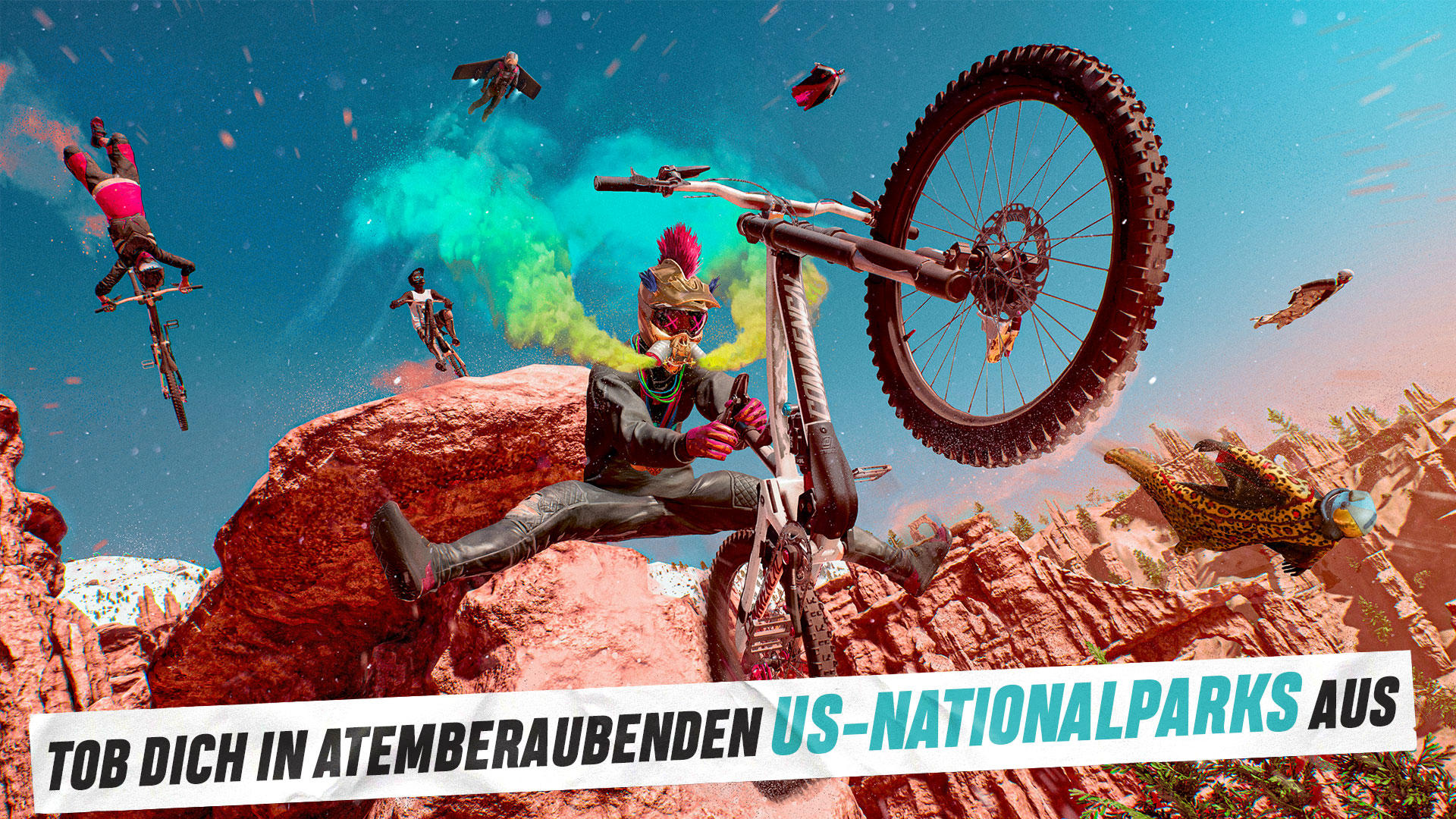 Ein Mountainbiker führt einen Trick aus. Andere Biker und Flieger sind am Himmel. Der Hintergrund zeigt Berge und einen bunten Himmel.