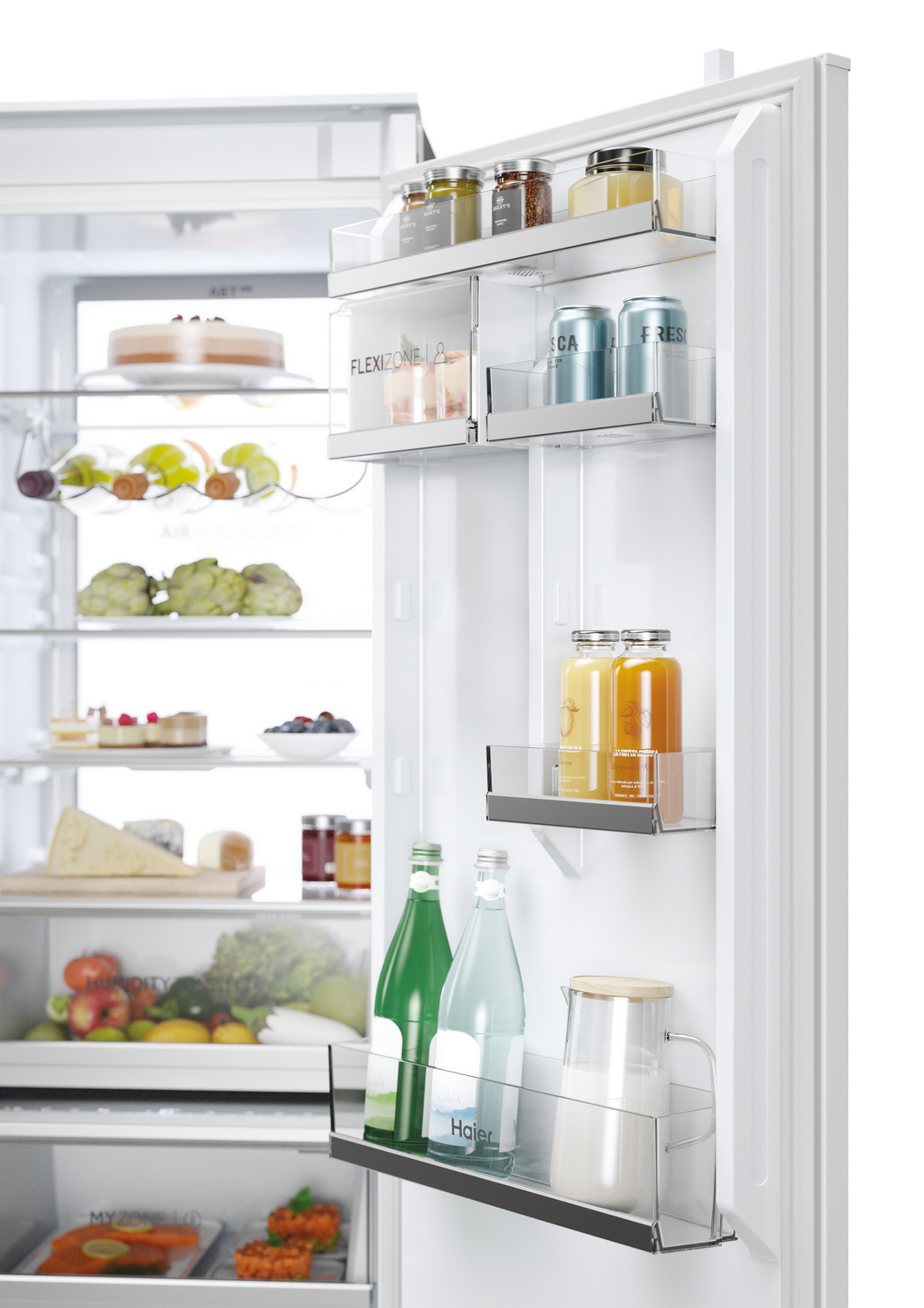 Refrigerador abierto lleno de alimentos. Incluye bebidas, frutas, verduras y productos lácteos. El refrigerador es blanco.