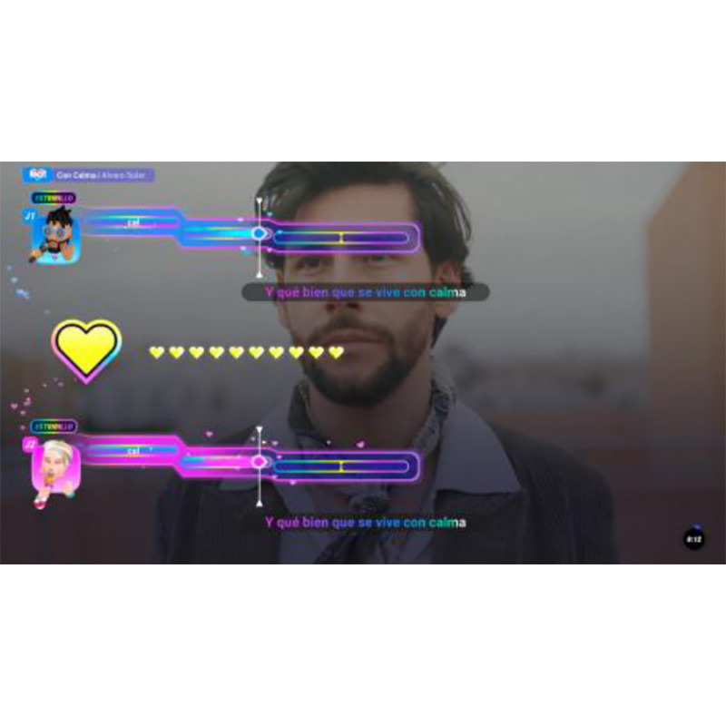 Un hombre cantando, con dos avatares de cantantes animados, iconos de corazón y texto. El fondo está borroso.