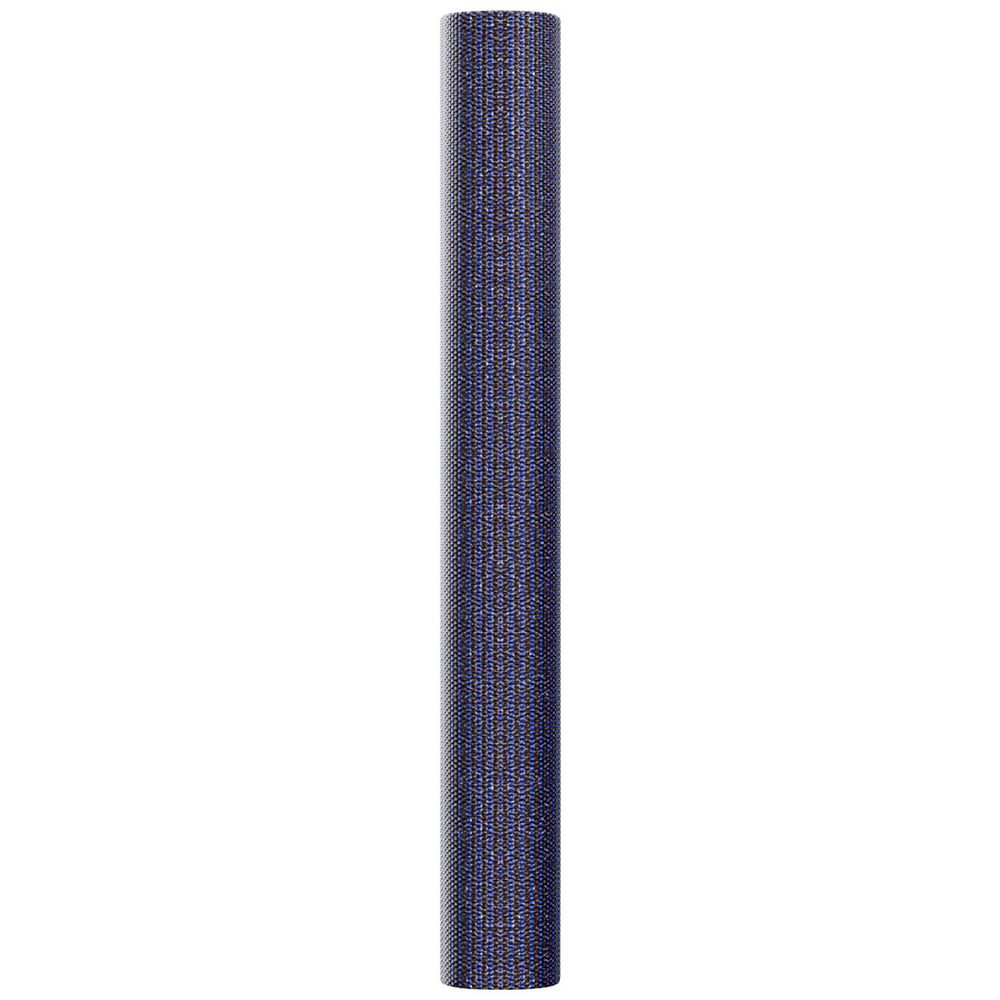 Un rollo cilíndrico con un patrón texturizado azul y negro. El fondo es blanco liso.
