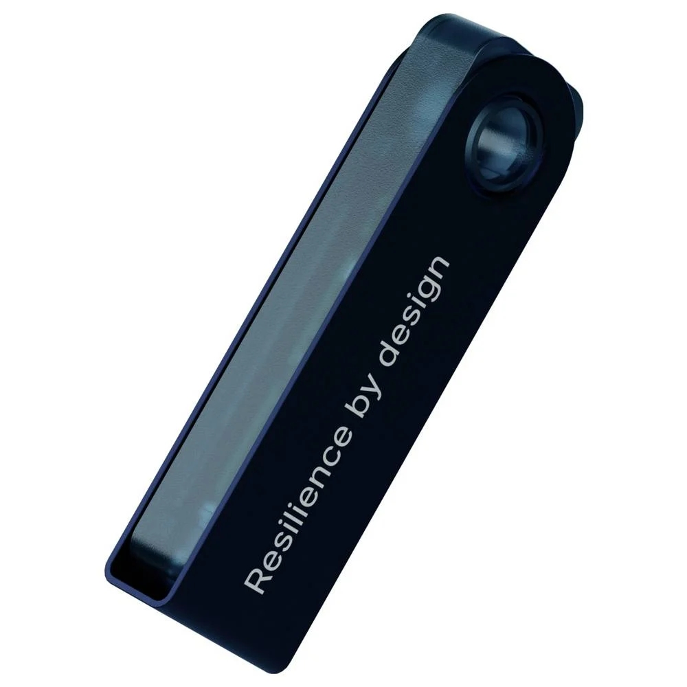 Un dispositivo negro y rectangular con bordes redondeados, con una pantalla y el texto 'Resilience by design' en el lateral.