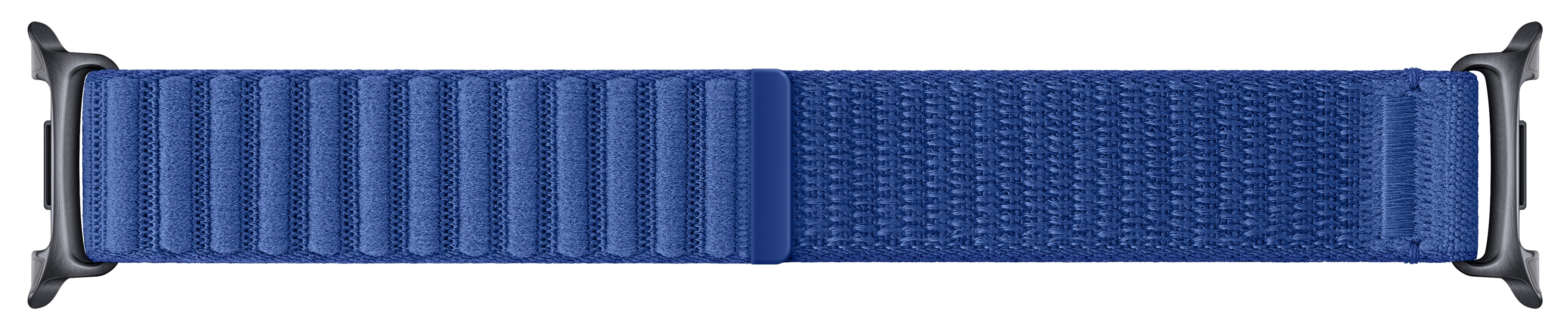 Niebieski pasek do Apple Watch. Pasek jest niebieski z teksturowanym wzorem. Ciemnoszare złącza na każdym końcu.