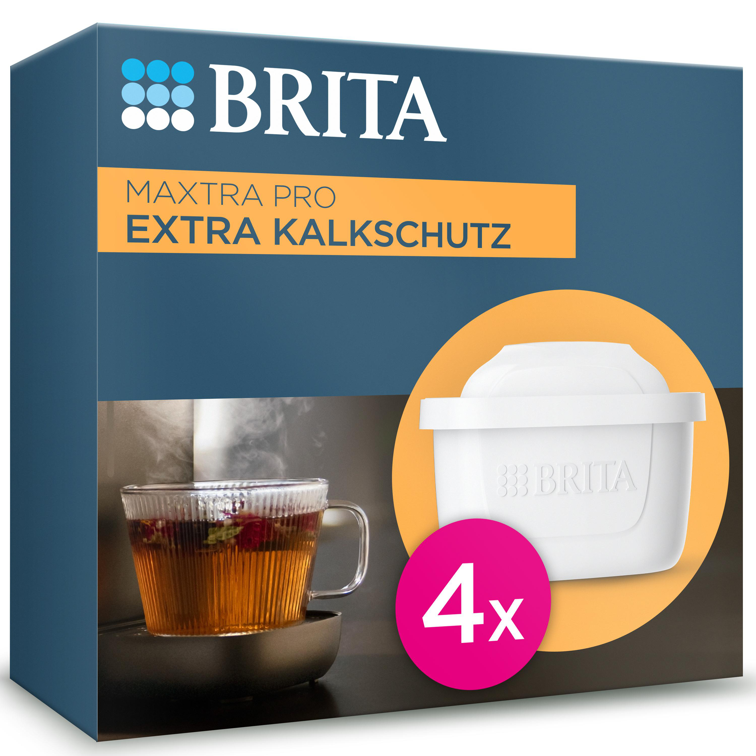 BRITA-Filterbox mit einer Teetasse und einem Filter. Die Box hat Text und einen Kreis mit '4x'. Der Filter ist weiß.