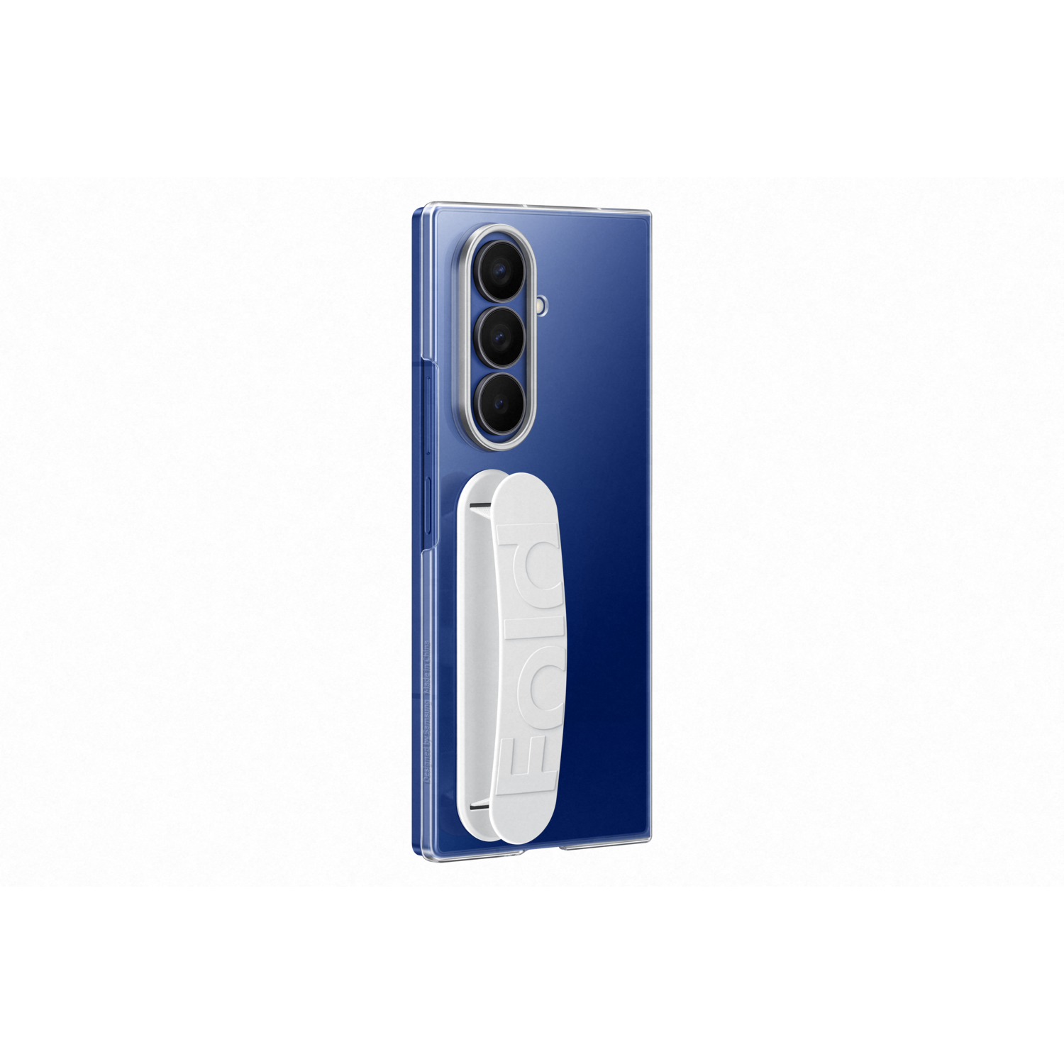 Blauwe telefoon met drievoudige cameralens en witte grip. De telefoon zit in een transparante hoes. Zwart-witte achtergrond.