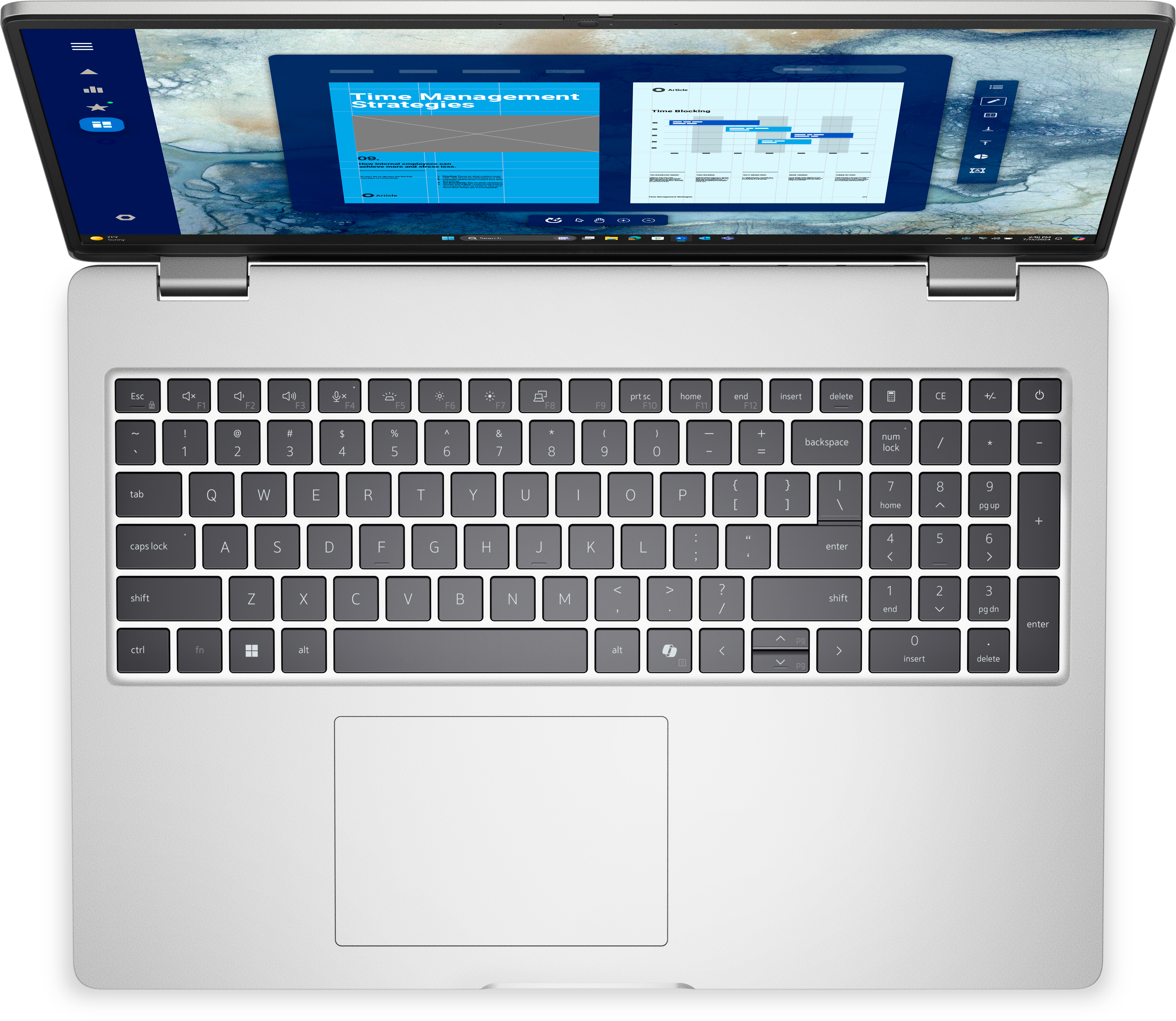 Laptop offen, zeigt ein Zeitmanagement-Dokument. Tastatur und Touchpad sind sichtbar. Silberne Farbe.