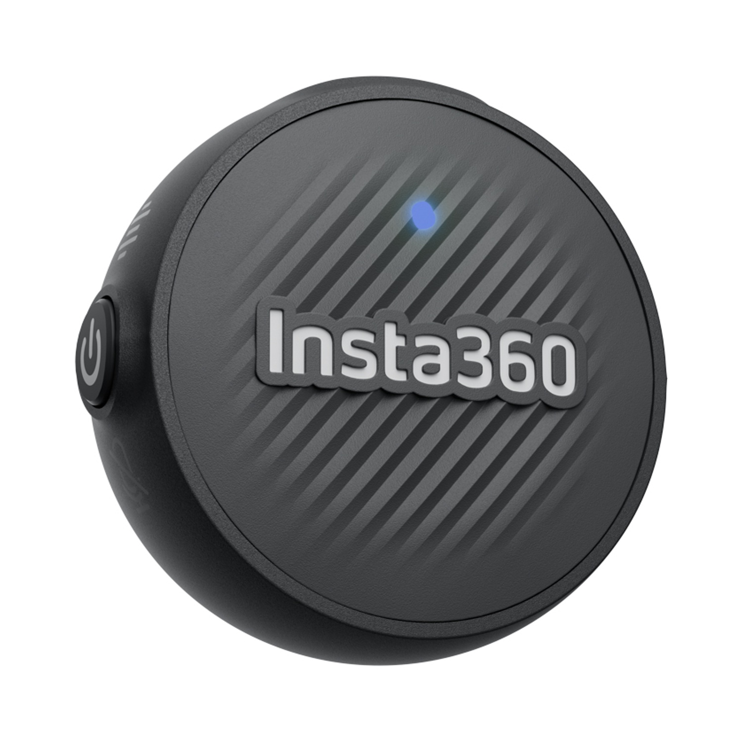 Una fotocamera Insta360 nera. Ha un pulsante di accensione, una luce blu e il logo Insta360. Lo sfondo è bianco.