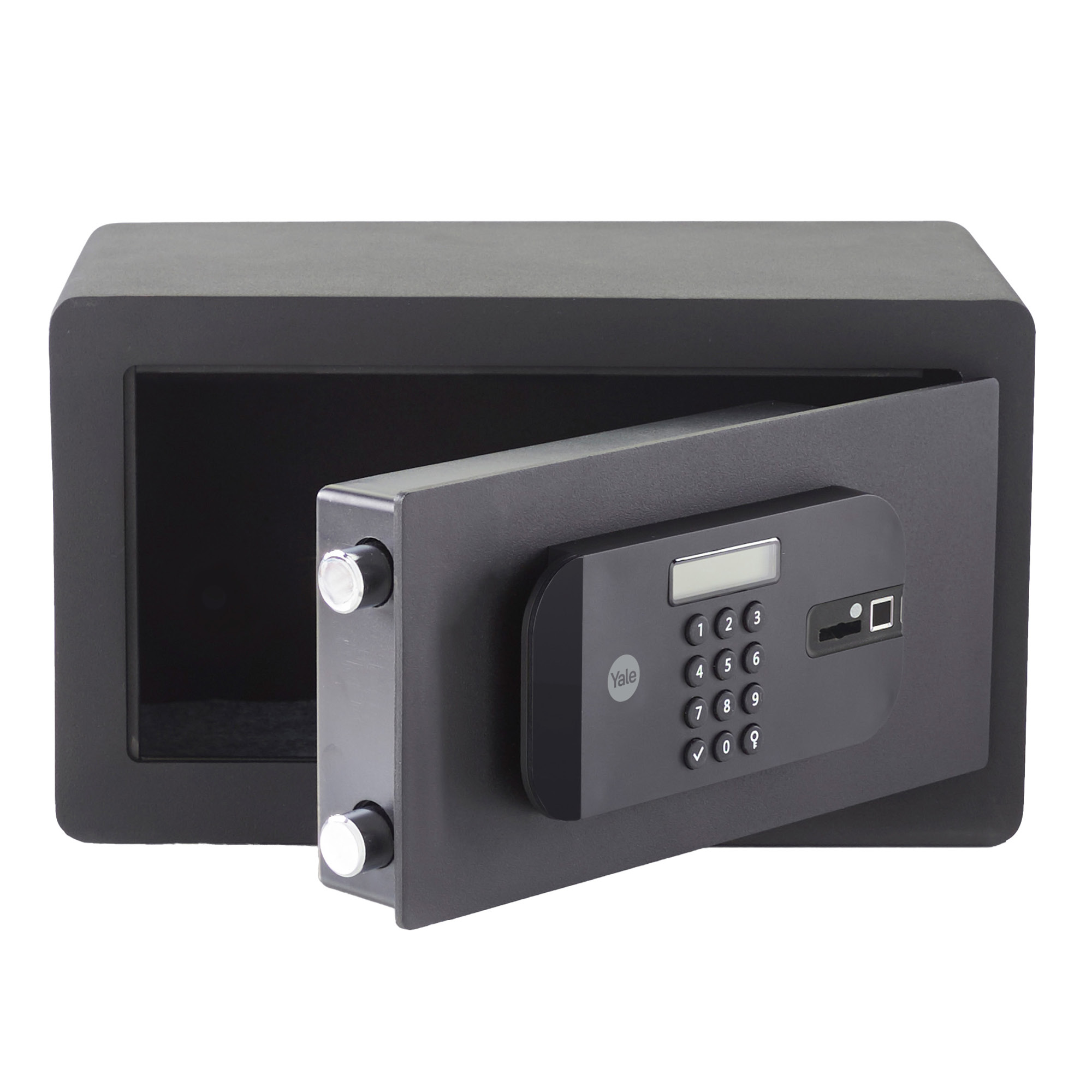 Schwarzer Safe mit offener Tür. Er hat eine Tastatur, einen Fingerabdruckleser und ein Yale-Logo. Der Hintergrund ist weiß.