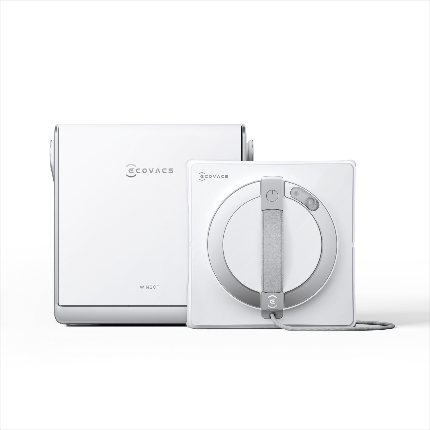 Robot pulitore Ecovacs Winbot bianco. Include un'unità di pulizia quadrata con maniglia e una base di ricarica separata.
