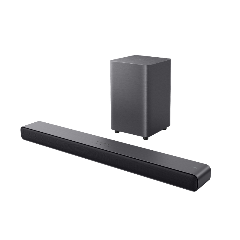 Beyaz zemin üzerinde, eşleşen bir subwoofer ile siyah bir soundbar. Soundbar uzun ve dikdörtgen. Subwoofer küp şeklinde.