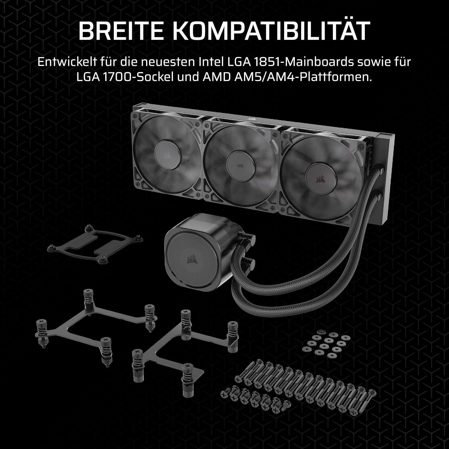 Ein schwarzer CPU-Kühler mit drei Lüftern, einem Wasserblock und Befestigungshardware vor schwarzem Hintergrund.
