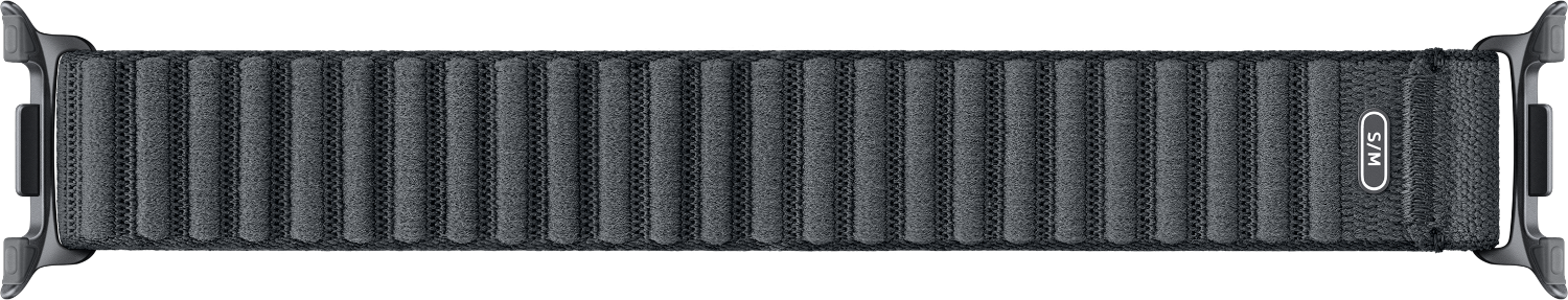 Donkergrijze Apple Watch band met geribbelde textuur. Voorzien van S/M-markering, zwarte achtergrond.